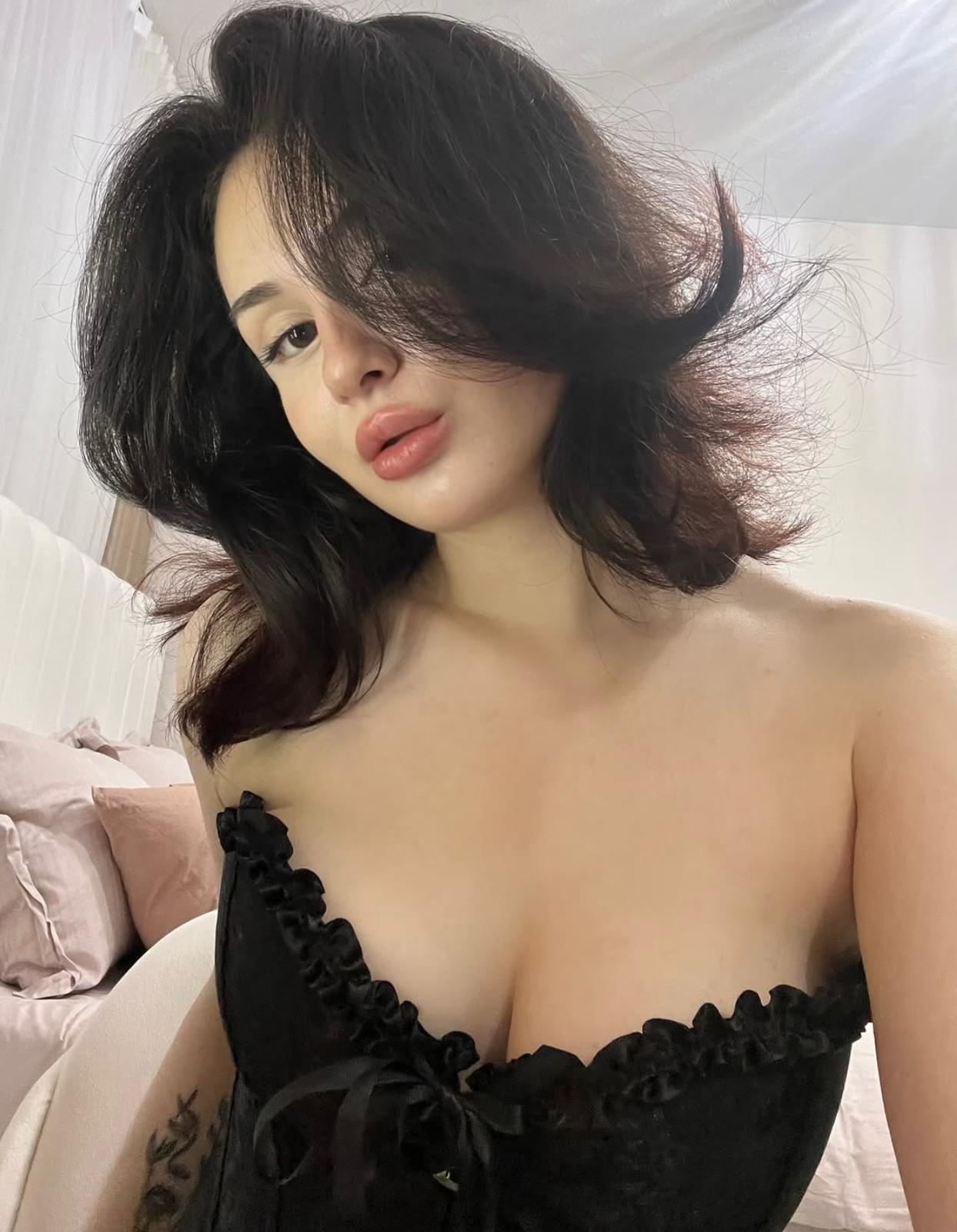 Kadıpaşa Güzel ve Enerjik Kadın Escort Müjde